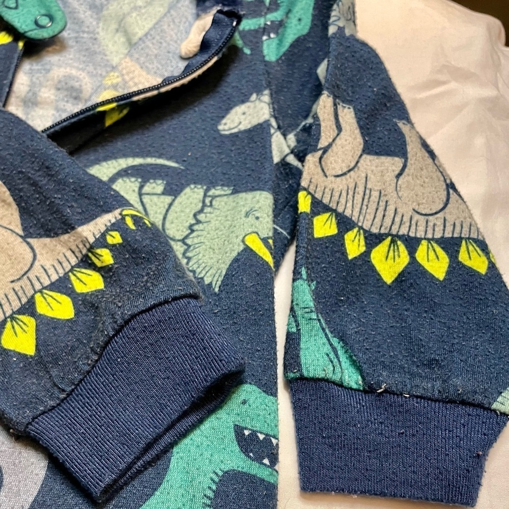 Just One You 18m PRELOVED Dinosaur Footie Pajamas some pilling through out body - Picture 8 of 14